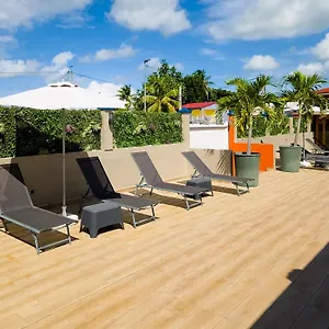 T2 Jacuzzis Et Piscine Au Centre De Port-Louis